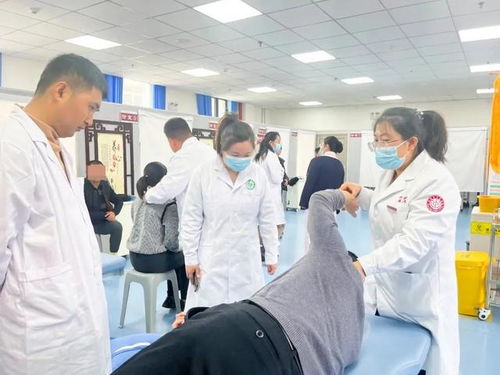 中醫(yī)義診進(jìn)基層 健康服務(wù)暖人心——延安市中醫(yī)醫(yī)院康復(fù)科赴甘泉縣中醫(yī)醫(yī)院開(kāi)展中醫(yī)養(yǎng)生保健義診活動(dòng)